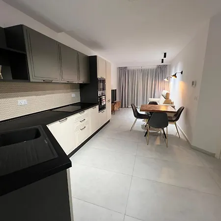 One Bedroom Near The Sea *